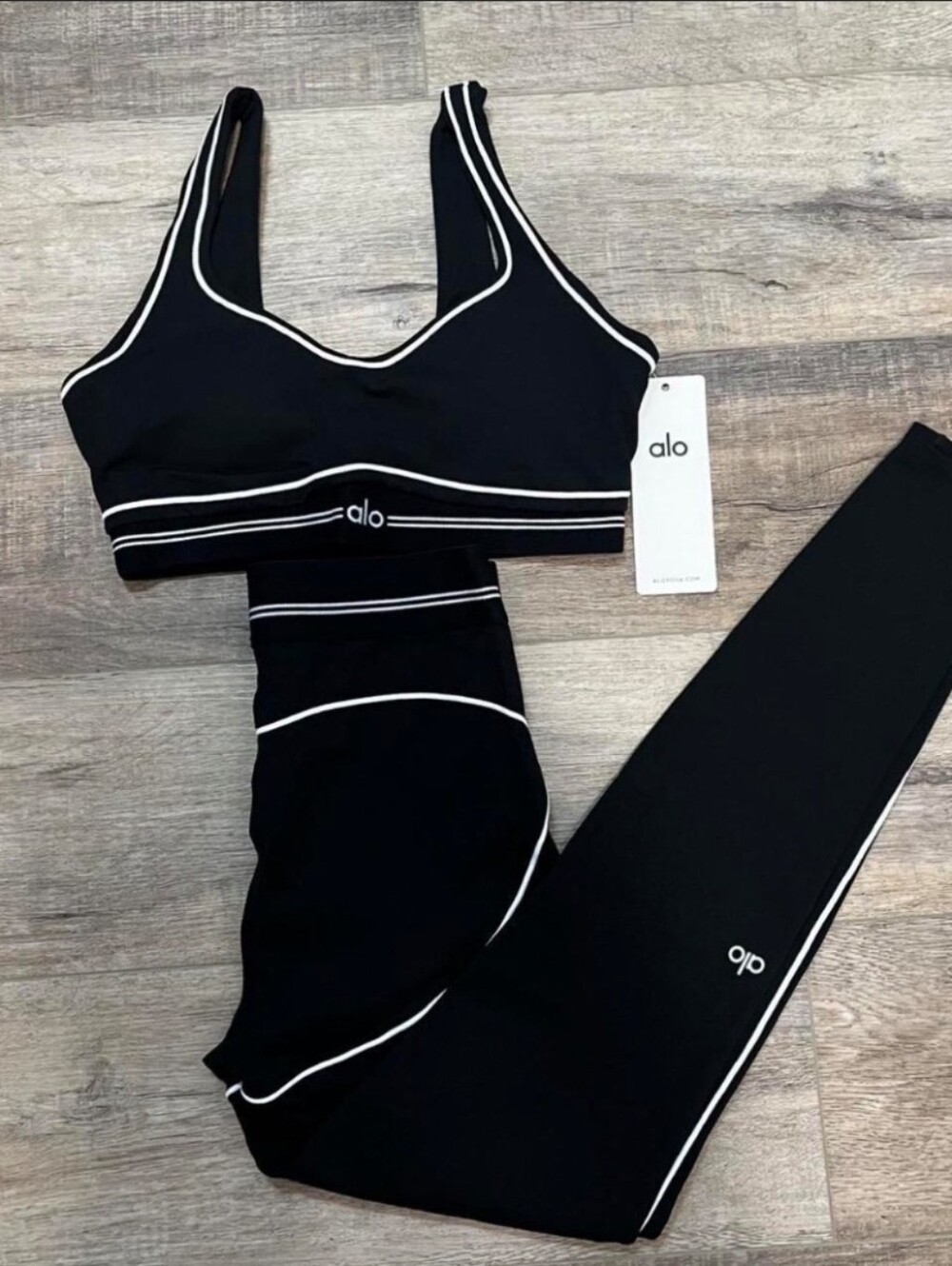 ALO Yoga Black Seamless Sports Bra & Leggings with White Piping